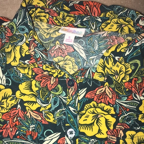 LuLaRoe small button down shirt 💕 - Picture 3 of 3